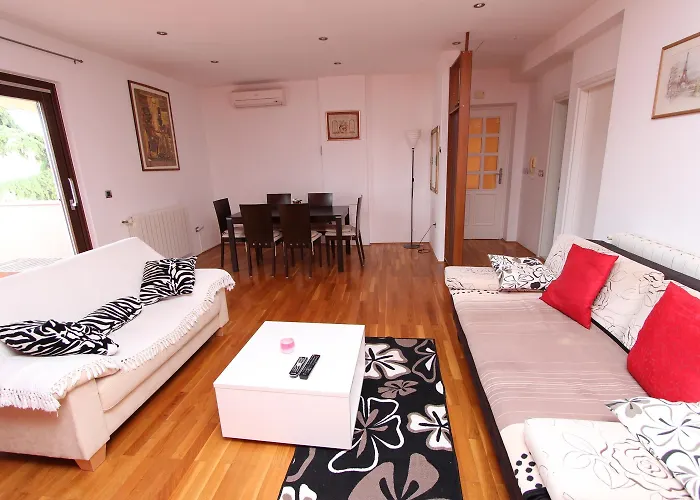 아파트 Suzana 로비니