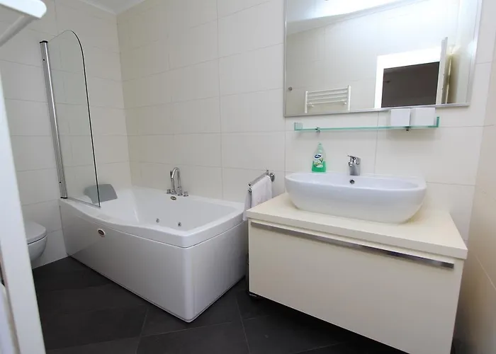 Suzana 아파트 로비니